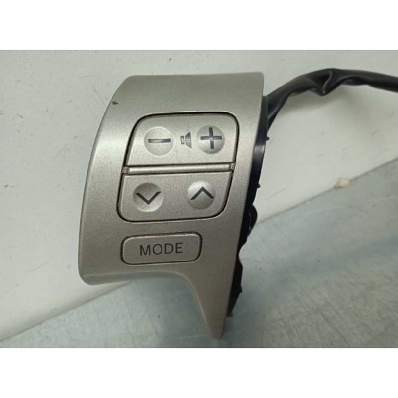 Recambio de mando volante para toyota auris luna referencia OEM IAM  CONTROL RADIO 