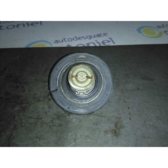 Recambio de tapa exterior combustible para peugeot 205 berlina 1.2 referencia OEM IAM   