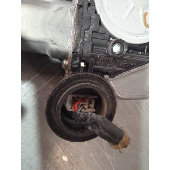 Recambio de elevalunas trasero derecho para toyota prius (nhw30) advance referencia OEM IAM 8571047080 ELECTRICO 5 PINES 