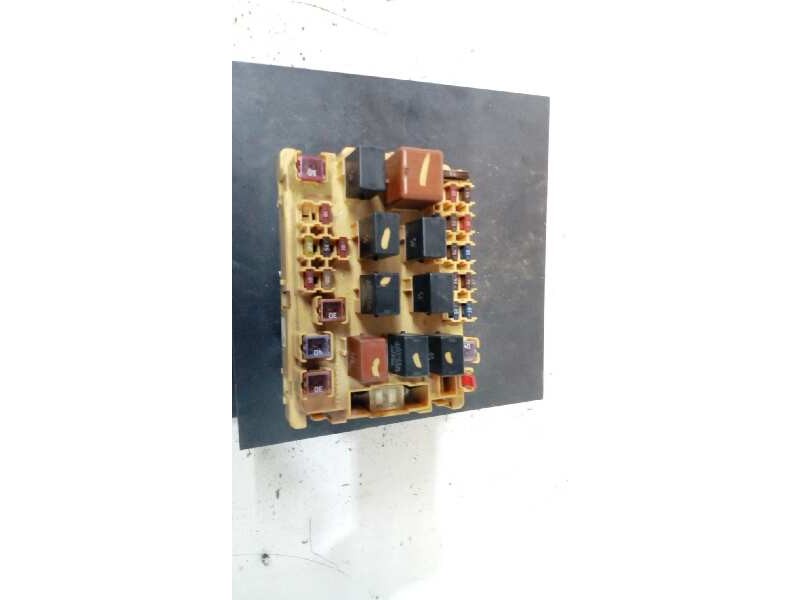 Recambio de caja reles / fusibles para toyota celica (t23) 1.8 referencia OEM IAM 9098702012  