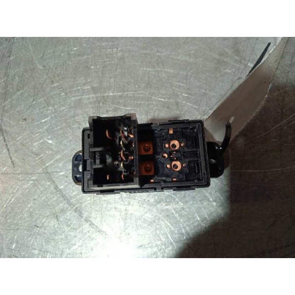 Recambio de mando elevalunas trasero derecho para kia carens ( ) 1.7 crdi cat referencia OEM IAM 93580A4010  