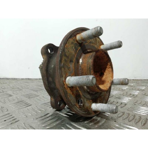 Recambio de buje para volvo v40 2.0 diesel cat referencia OEM IAM  TRASERO IZQUIERDO 5 TORNILLOS