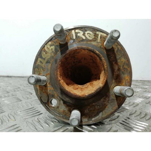 Recambio de buje para volvo v40 2.0 diesel cat referencia OEM IAM  TRASERO IZQUIERDO 5 TORNILLOS