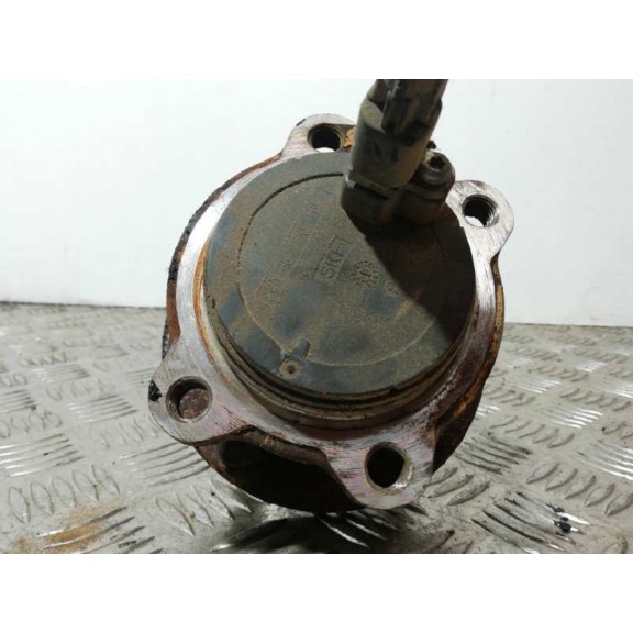 Recambio de buje para volvo v40 2.0 diesel cat referencia OEM IAM  TRASERO DERECHO 5 TORNILLOS