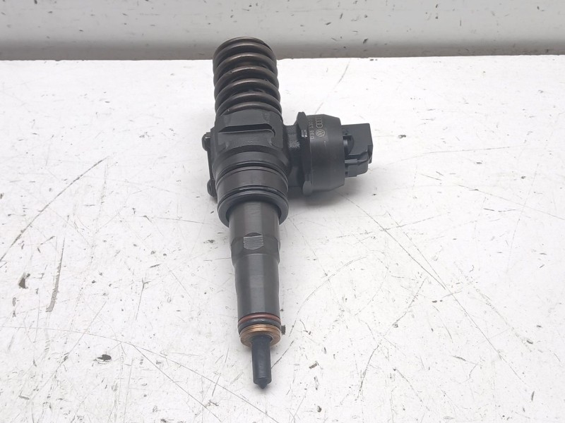 Recambio de inyector para seat ibiza iii (6l1) 1.4 tdi referencia OEM IAM 038130073BN 0414720313 