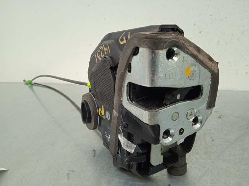 Recambio de cerradura puerta trasera derecha para toyota auris 1.4 turbodiesel cat referencia OEM IAM 6905002180 690500F030 4 PI