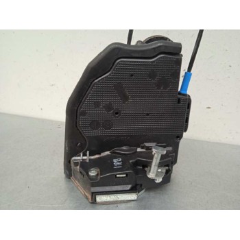 Recambio de cerradura puerta trasera derecha para toyota auris 1.4 turbodiesel cat referencia OEM IAM 6905002180 690500F030 4 PI