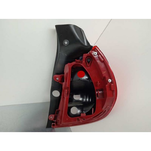 Recambio de piloto trasero izquierdo para renault clio iii referencia OEM IAM 8200886944 NUEVO 8200459962 09--12