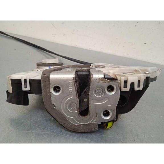 Recambio de cerradura puerta delantera derecha para toyota yaris hsd active referencia OEM IAM 690300D550 690300D550 6 PINS