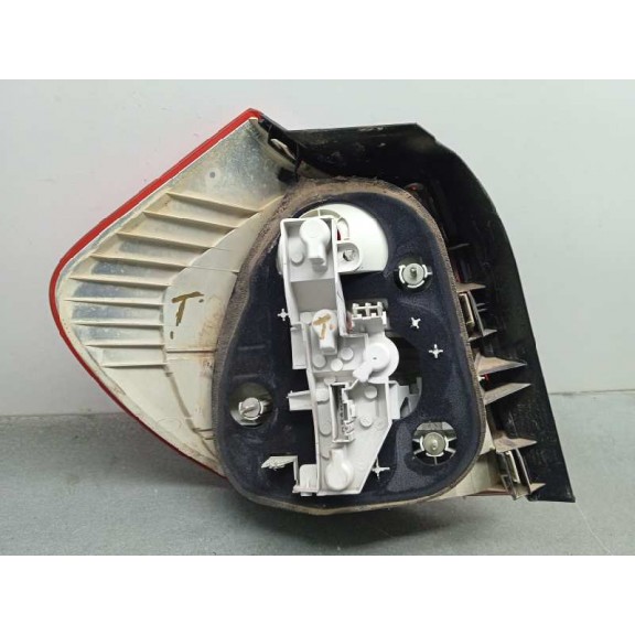 Recambio de piloto trasero derecho para bmw serie 1 berlina (e81/e87) 120d referencia OEM IAM 7164856  