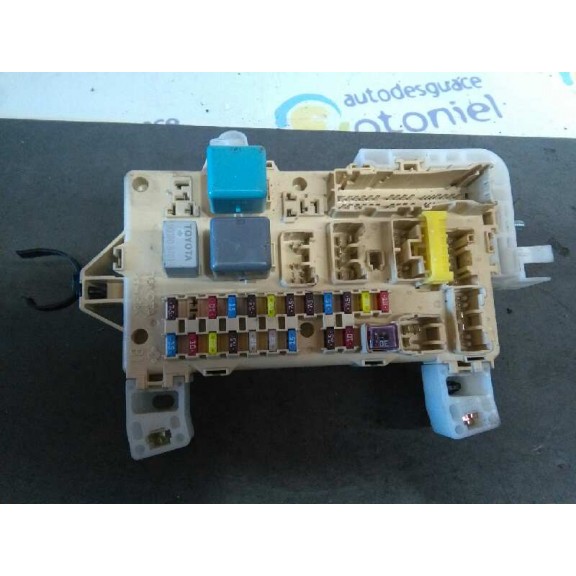 Recambio de caja reles / fusibles para toyota corolla verso (r1) 2.0 d-4d sol referencia OEM IAM 892210F010  