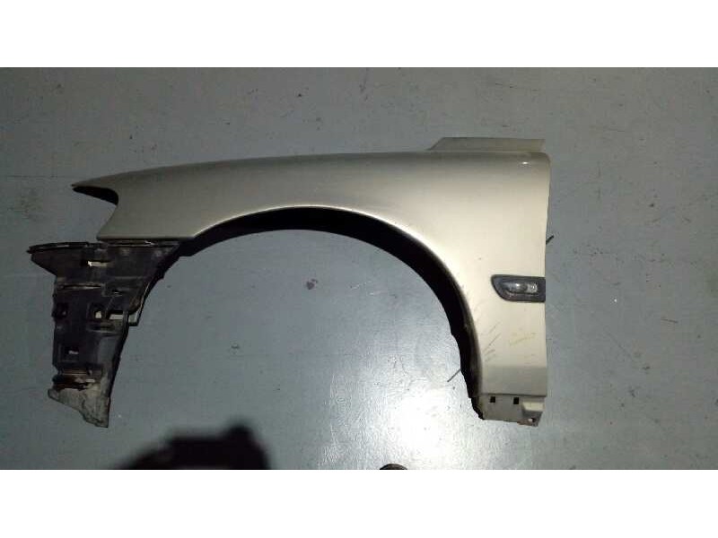 Recambio de aleta delantera izquierda para volvo v70 familiar 2.4 t / 2.5 t referencia OEM IAM  RAYADA 