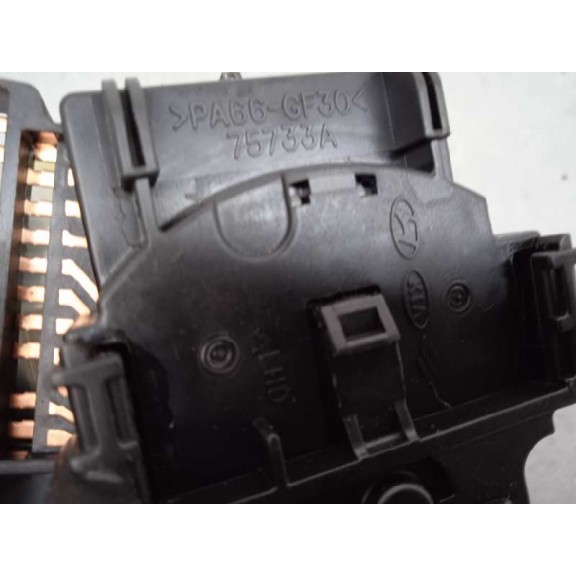 Recambio de mando limpia para kia rio 1.4 active referencia OEM IAM 75733A  10 PINS