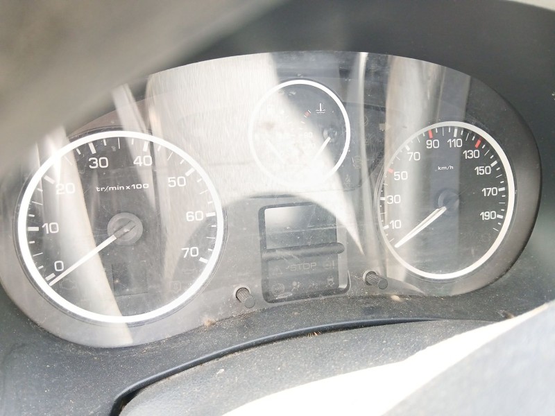Recambio de cuadro instrumentos para peugeot partner tepee 1.6 hdi 90 referencia OEM IAM   