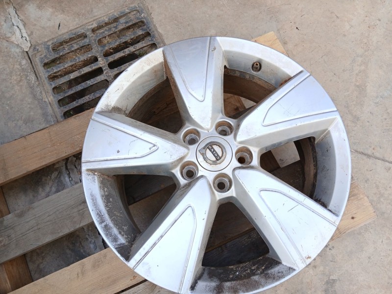 Recambio de llanta para volvo xc40 (536) t2 referencia OEM IAM 31680565  