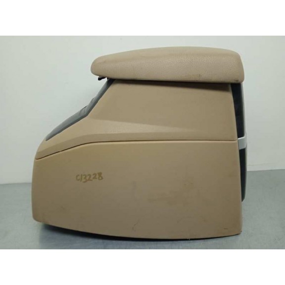 Recambio de apoyabrazos central para ssangyong rodius xdi referencia OEM IAM 7790A21001EAJ BEIGE 