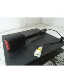 Recambio de enganche cinturon para mitsubishi l 200 (k6/7) 2500 td magnum club cab (2-ptas.) referencia OEM IAM  IZQUIERDO CON A