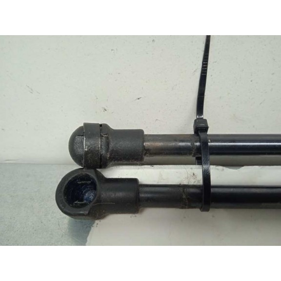 Recambio de amortiguadores maletero / porton para renault twingo acces referencia OEM IAM 8200385560 5595UJ 455N