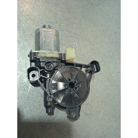 Recambio de motor elevalunas trasero derecho para audi a4 berlina (8w2) advanced edition referencia OEM IAM  01130822668 8W09598