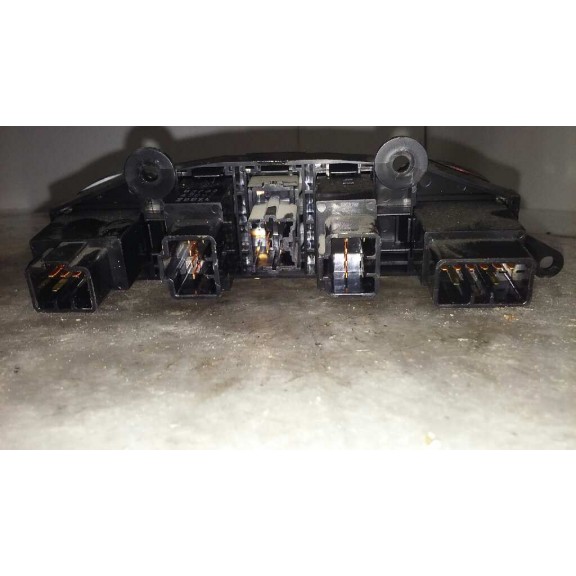 Recambio de warning para hyundai h 1 2.5 turbodiesel cat referencia OEM IAM 93790  