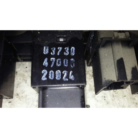 Recambio de warning para hyundai h 1 2.5 turbodiesel cat referencia OEM IAM 93790  