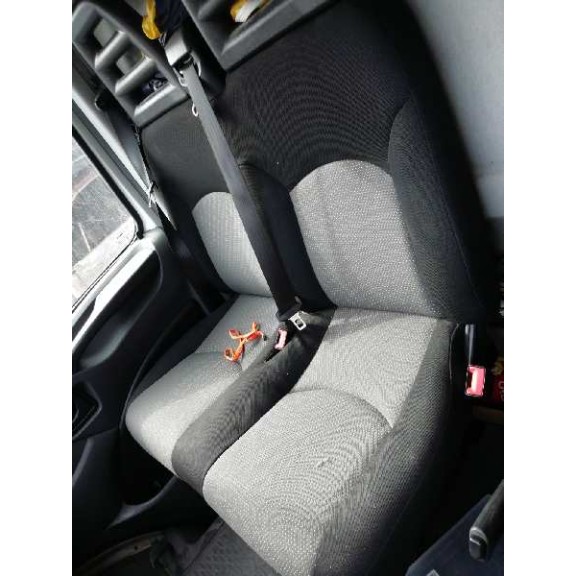 Recambio de asiento delantero derecho para iveco daily pr cabina doble 29 l... batalla 3450 referencia OEM IAM  DOBLE 