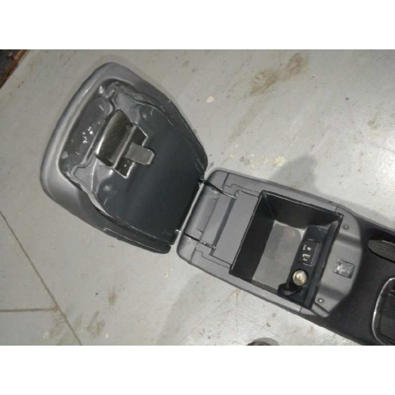 Recambio de consola central para nissan pulsar (c13) 1.2 16v cat referencia OEM IAM  APOYABRAZOS 