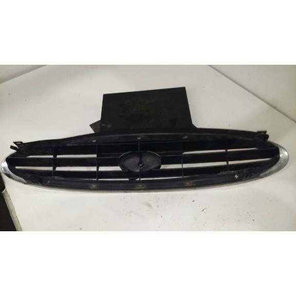 Recambio de rejilla delantera para ford mondeo berlina (gd) ambiente referencia OEM IAM 96BG8200  