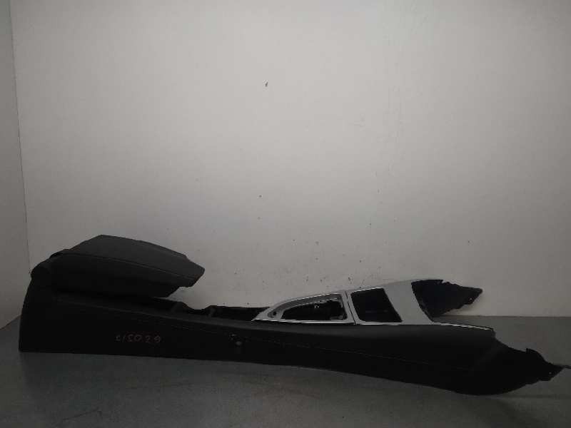 Recambio de apoyabrazos central para bmw serie 1 coupe (e82) 120d referencia OEM IAM 712223109  