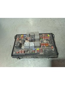 Recambio de caja reles / fusibles para opel astra j lim. cosmo referencia OEM IAM 13318782  