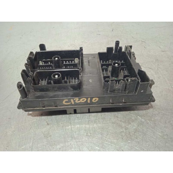 Recambio de caja reles / fusibles para opel astra j lim. cosmo referencia OEM IAM 13318782  