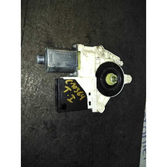 Recambio de motor elevalunas trasero izquierdo para renault megane iii sport tourer luxe referencia OEM IAM 827310185  