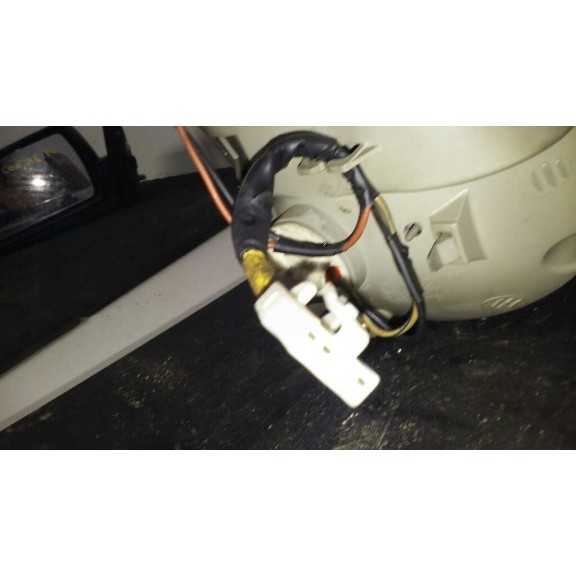 Recambio de piloto trasero derecho interior para kia carens 2.0 crdi ex monovolumen referencia OEM IAM   INTERIOR