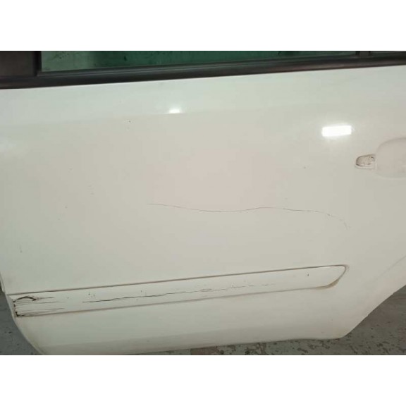 Recambio de puerta trasera izquierda para opel zafira b enjoy referencia OEM IAM   