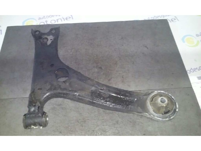Recambio de brazo suspension inferior delantero izquierdo para toyota avensis berlina (t25) 1.8 16v cat referencia OEM IAM   