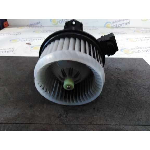 Recambio de motor calefaccion para toyota yaris active referencia OEM IAM AV2727000311  