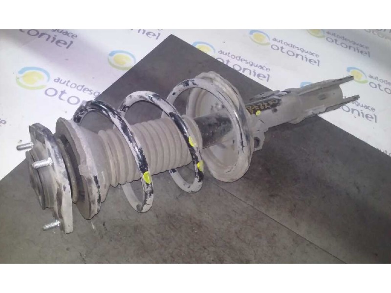 Recambio de amortiguador delantero derecho para toyota avensis berlina (t25) 1.8 16v cat referencia OEM IAM   