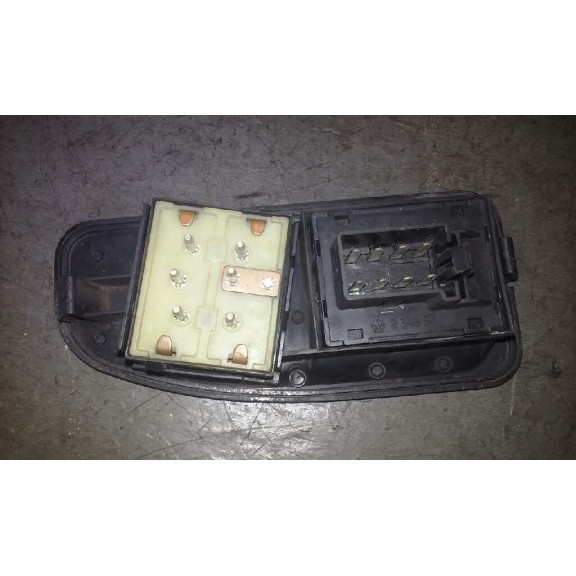 Recambio de mando elevalunas delantero izquierdo para chrysler voyager (es) 2.5 td referencia OEM IAM   
