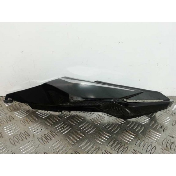 Recambio de plasticos para honda cbr 650r cbr 650r referencia OEM IAM 77231MKYD500 COLIN TRASERO DERECHO