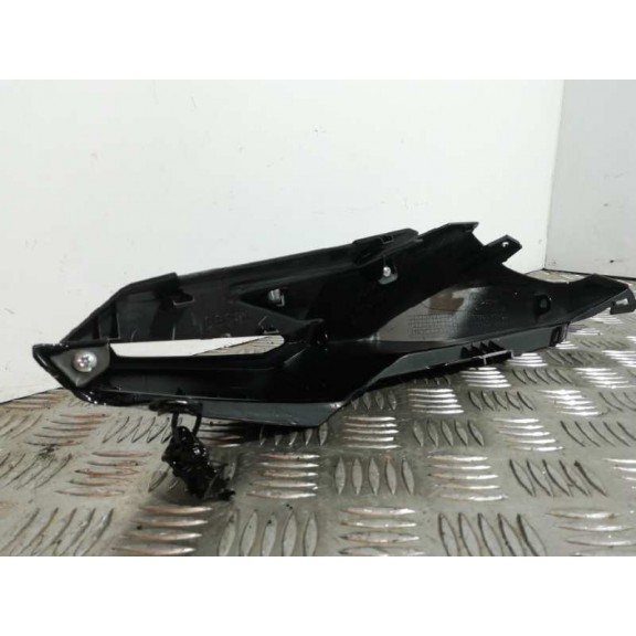Recambio de plasticos para honda cbr 650r cbr 650r referencia OEM IAM 77231MKYD500 COLIN TRASERO DERECHO