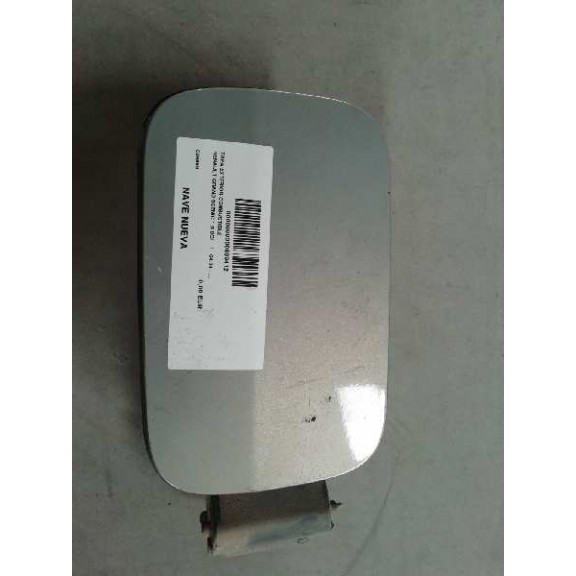 Recambio de tapa exterior combustible para renault grand scenic 1.9 dci referencia OEM IAM 8200228510  PLATA