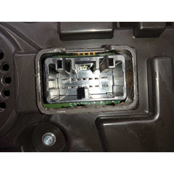 Recambio de cuadro instrumentos para toyota auris hybrid active referencia OEM IAM 83800F2E61 A2C94485000 240KMH