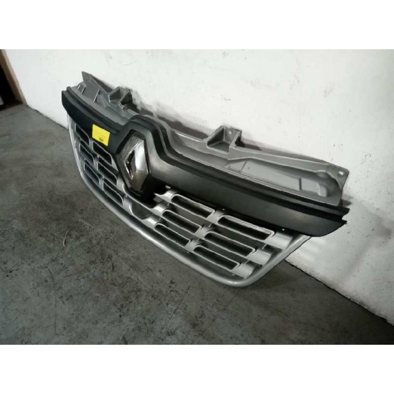 Recambio de rejilla delantera para renault master kasten l1h1 ka 2,8t referencia OEM IAM   