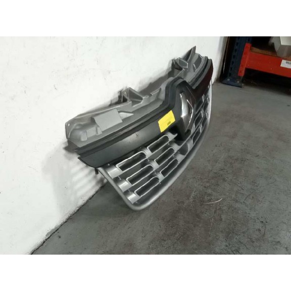 Recambio de rejilla delantera para renault master kasten l1h1 ka 2,8t referencia OEM IAM   