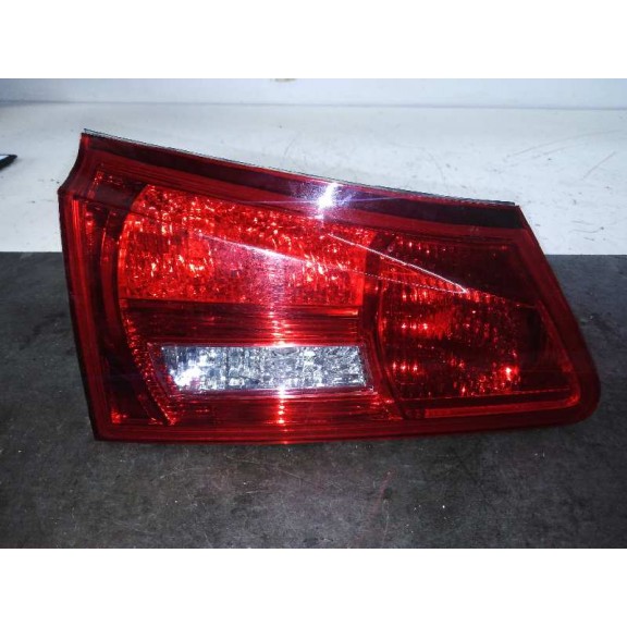 Recambio de piloto trasero izquierdo interior para lexus is200 (ds2/is2) 2.2 d-cat referencia OEM IAM S/R 4 PIN 