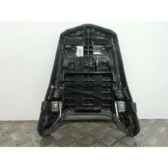 Recambio de asientos traseros para honda cbr 650r cbr 650r referencia OEM IAM 77300MKND510  