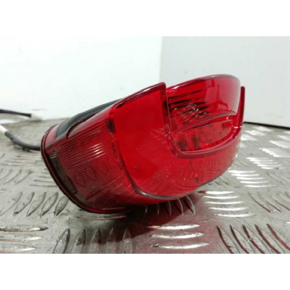 Recambio de piloto trasero central para honda cbr 650r cbr 650r referencia OEM IAM   