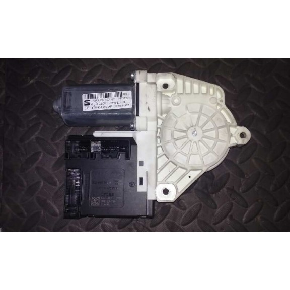 Recambio de motor elevalunas delantero derecho para seat altea xl (5p5) reference referencia OEM IAM 5P0837402AF  