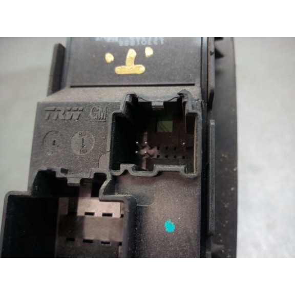 Recambio de mando elevalunas delantero derecho para opel mokka excellence referencia OEM IAM 13301886  