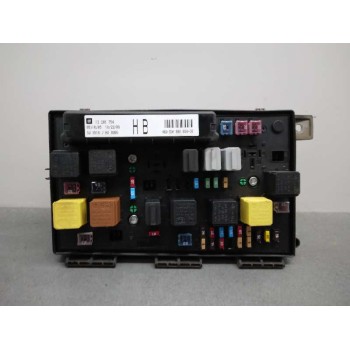 CAJA RELES / FUSIBLES 13206754 